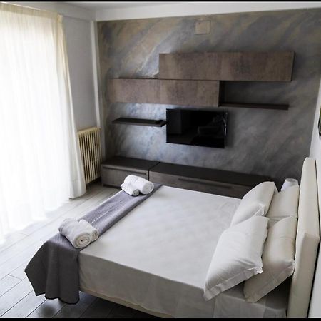 Legami House Hotel Napoli Bagian luar foto