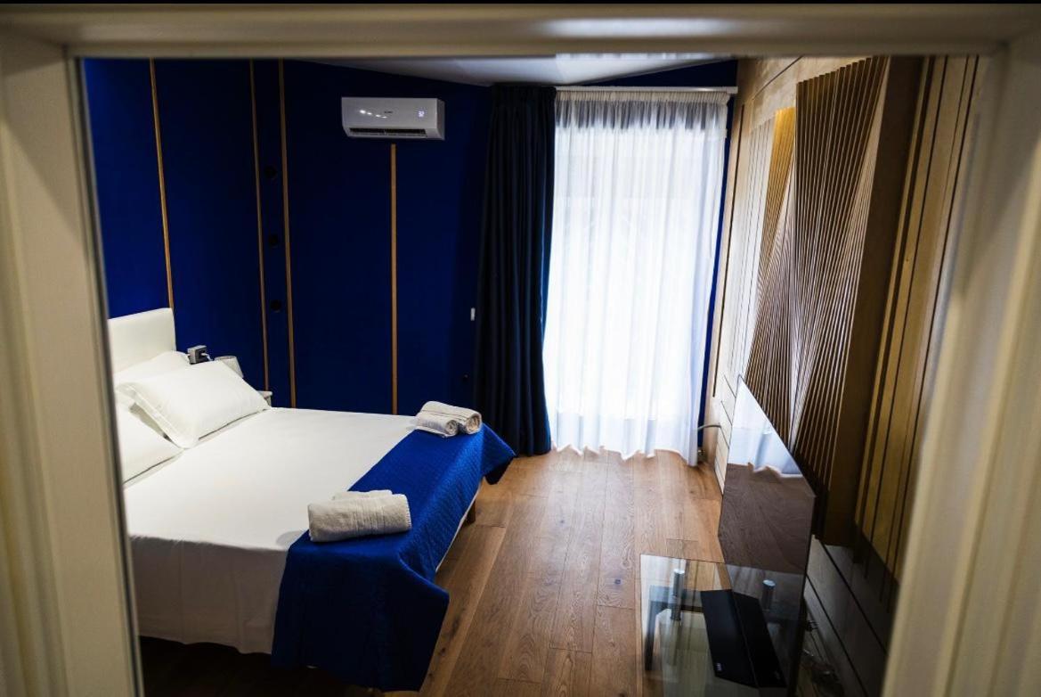 Legami House Hotel Napoli Bagian luar foto