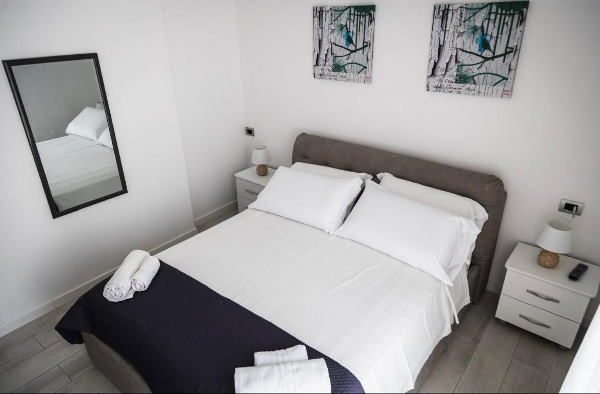 Legami House Hotel Napoli Bagian luar foto