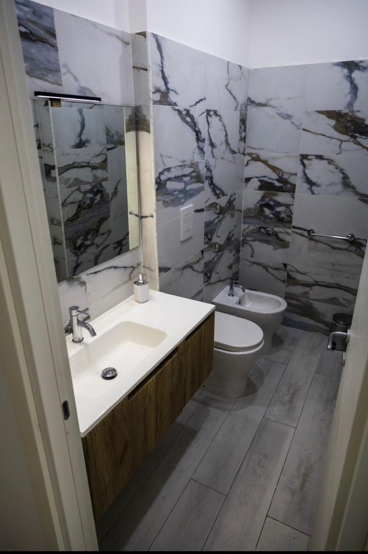 Legami House Hotel Napoli Bagian luar foto
