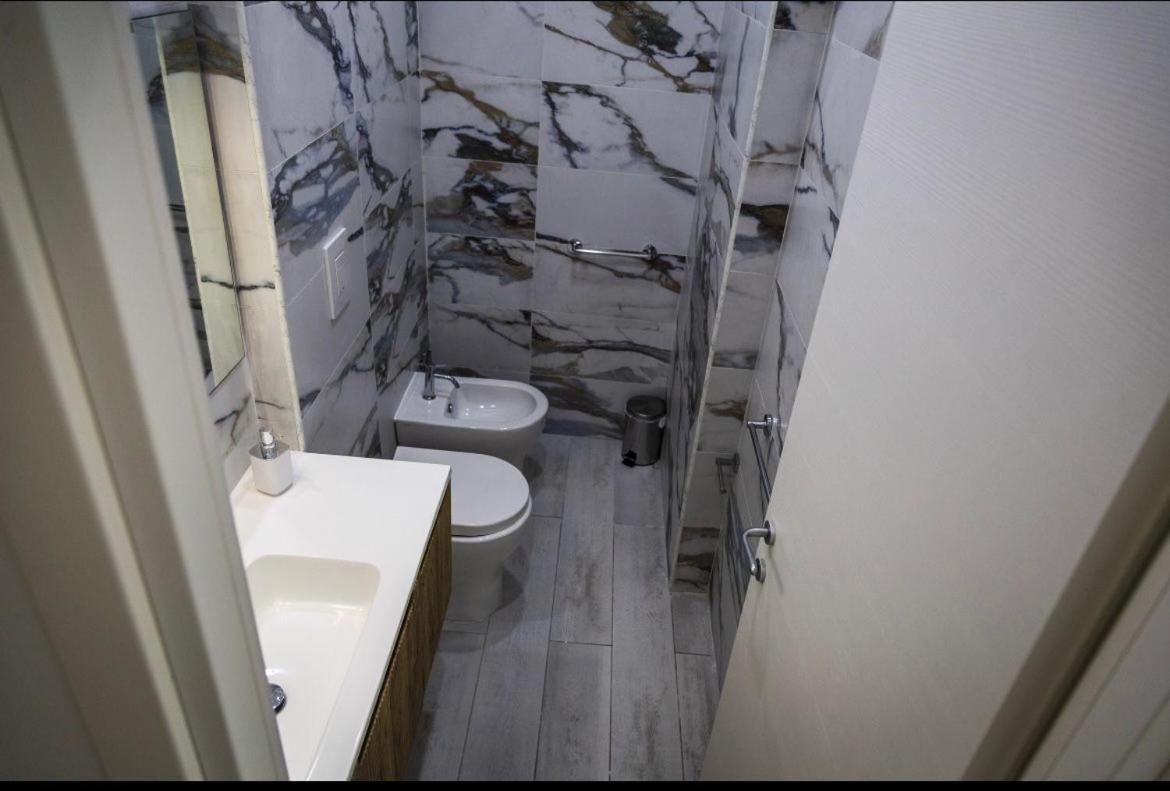 Legami House Hotel Napoli Bagian luar foto