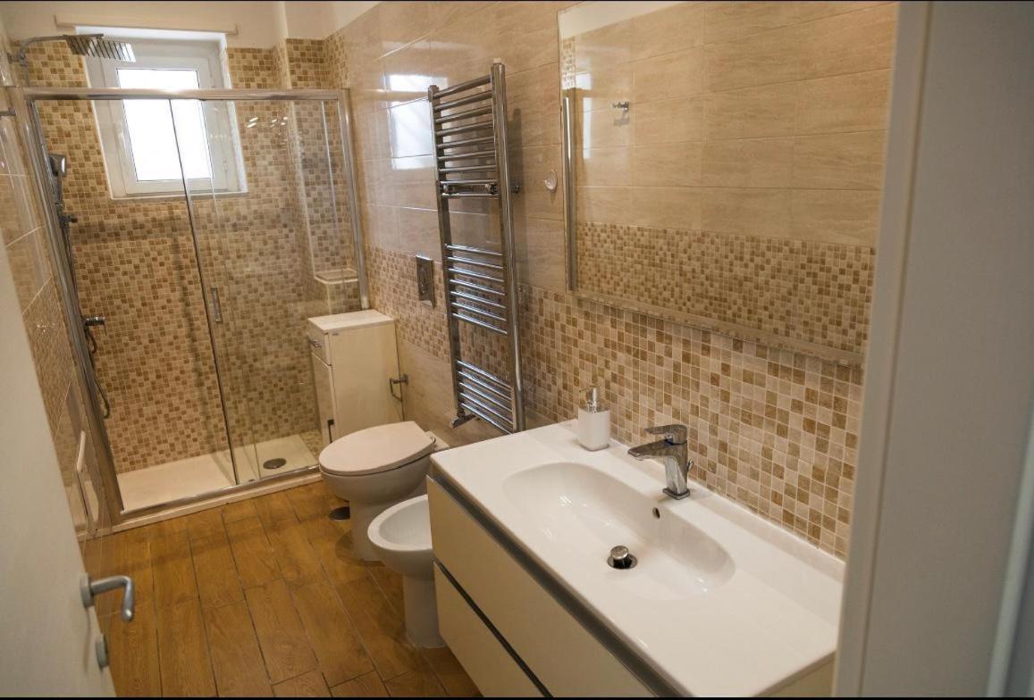 Legami House Hotel Napoli Bagian luar foto
